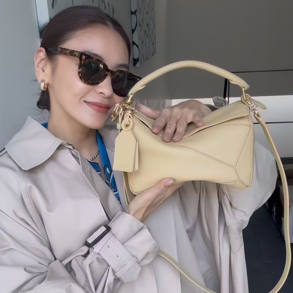 Loewe Pale Yellow Leather Shoulder Bag - Picture 14 of 16